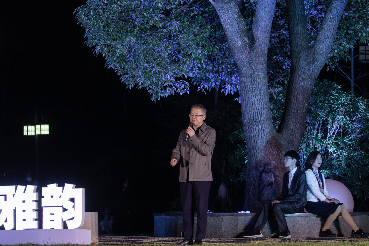 党委副书记廖济忠即兴朗诵（学通社记者 章洁瑜 摄）